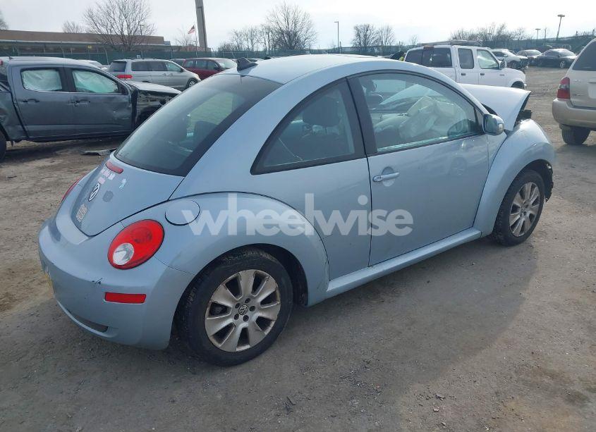 Photo 4 of 2010 Volkswagen New BEETLE 2.5L (VIN 3VWRW3AG1AM030235)