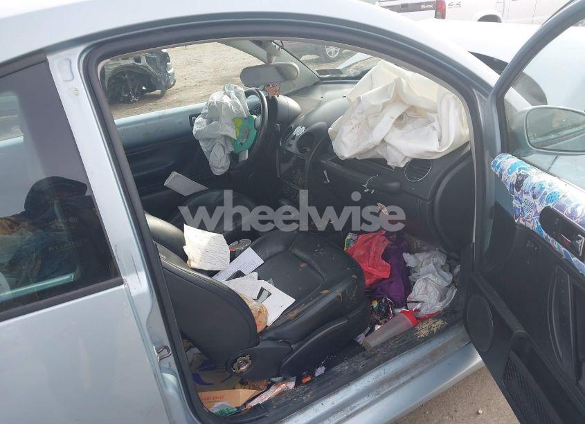 Photo 5 of 2010 Volkswagen New BEETLE 2.5L (VIN 3VWRW3AG1AM030235)