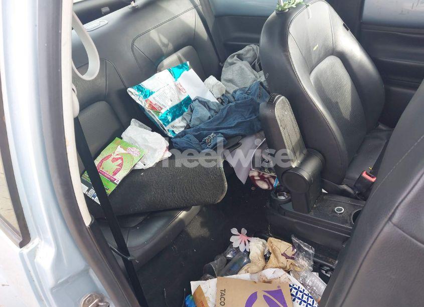 Photo 8 of 2010 Volkswagen New BEETLE 2.5L (VIN 3VWRW3AG1AM030235)