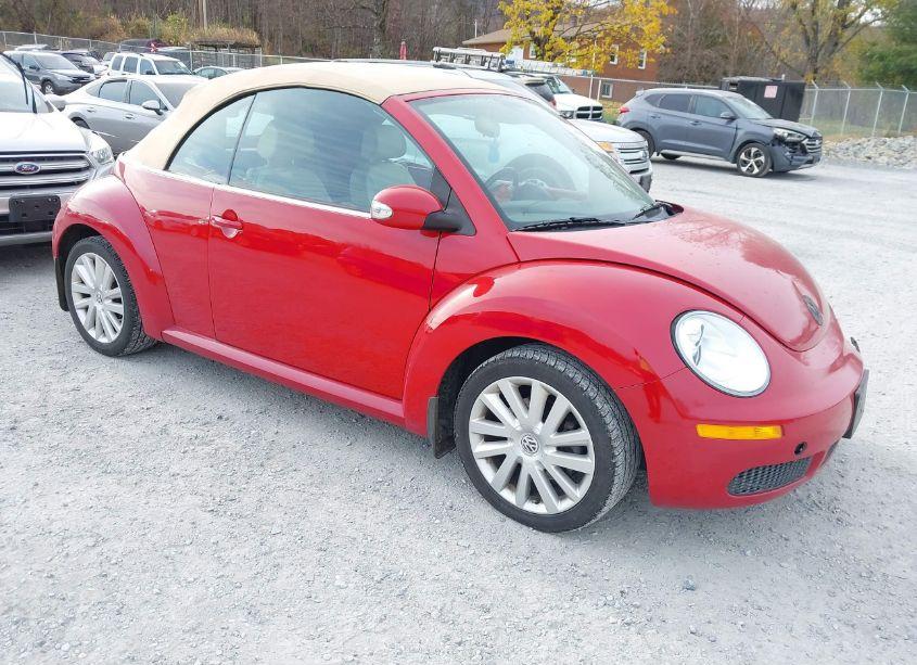 2010 Volkswagen New BEETLE 2.5L (VIN 3VWRW3AL6AM009233) main photo