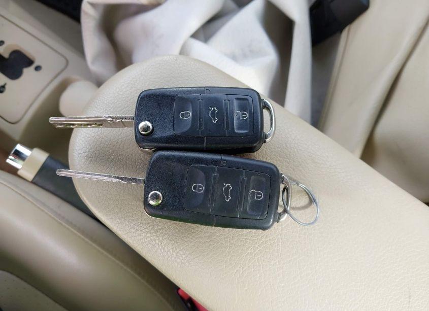 Photo 11 of 2010 Volkswagen New BEETLE 2.5L (VIN 3VWRW3AL6AM009233)