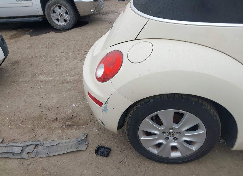 Photo 13 of 2010 Volkswagen New BEETLE 2.5L (VIN 3VWRW3AL8AM005586)