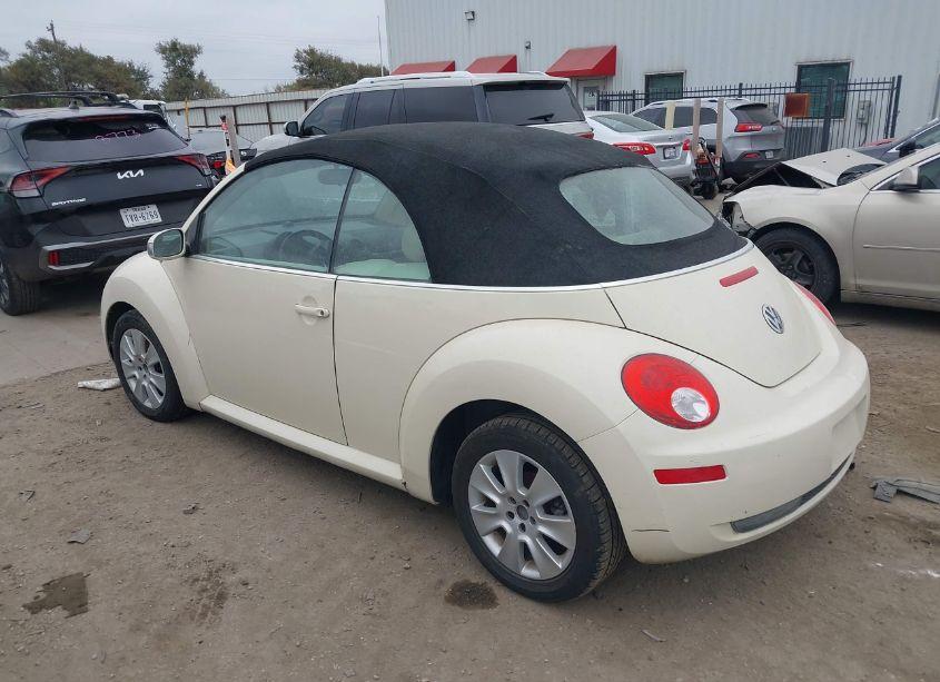 Photo 3 of 2010 Volkswagen New BEETLE 2.5L (VIN 3VWRW3AL8AM005586)