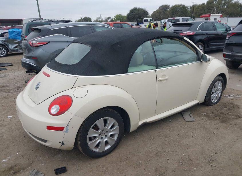 Photo 4 of 2010 Volkswagen New BEETLE 2.5L (VIN 3VWRW3AL8AM005586)