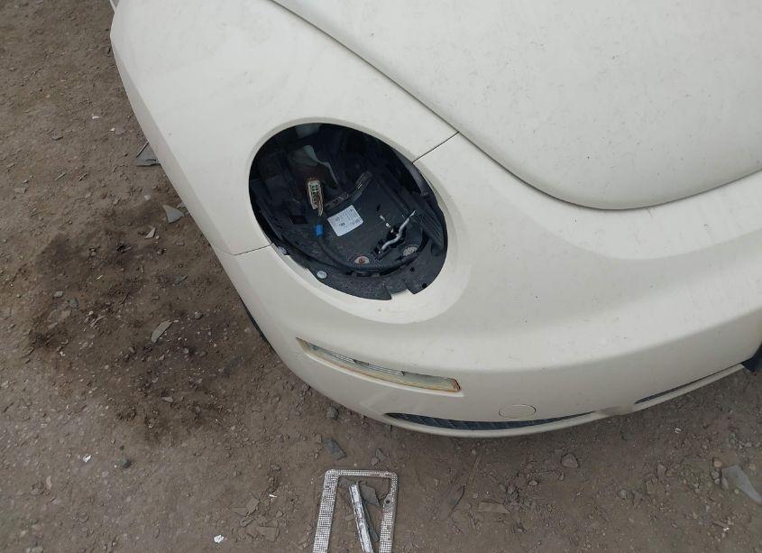 Photo 6 of 2010 Volkswagen New BEETLE 2.5L (VIN 3VWRW3AL8AM005586)