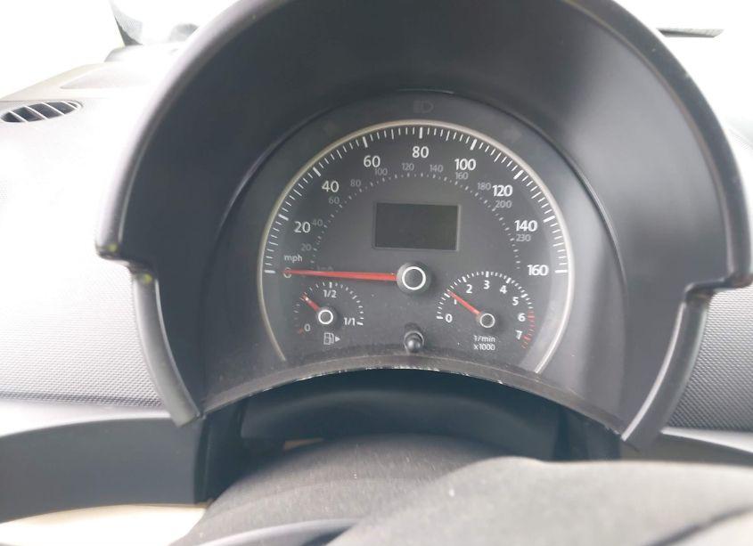 Photo 7 of 2010 Volkswagen New BEETLE 2.5L (VIN 3VWRW3AL8AM005586)