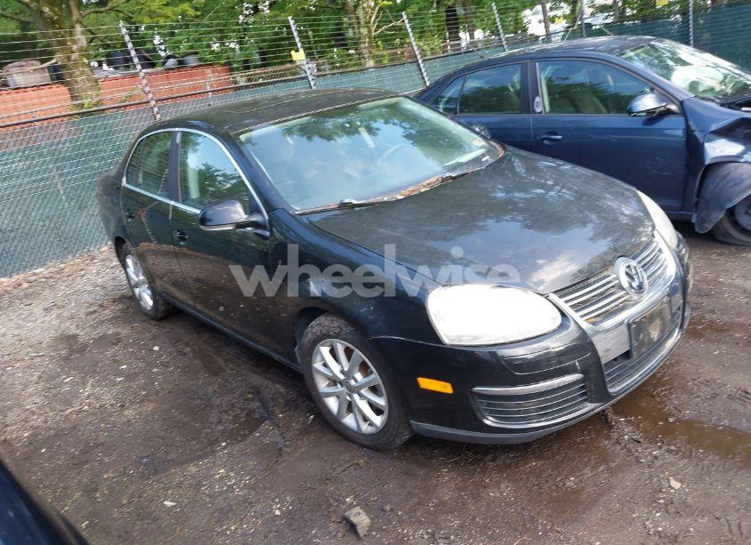 2010 Volkswagen Jetta SE (VIN 3VWRX7AJ0AM032753) main photo