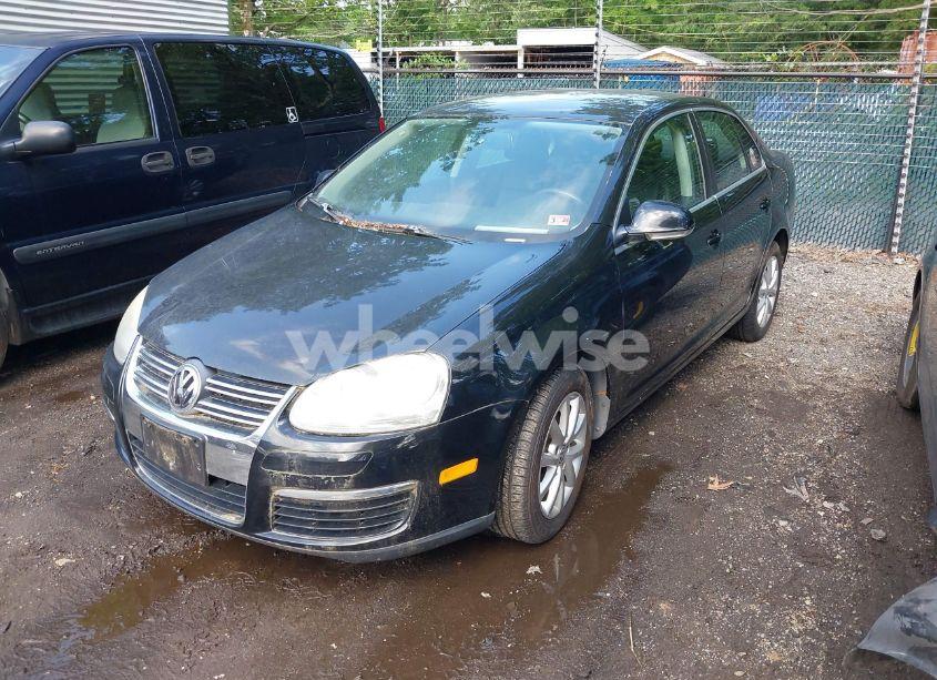 Photo 2 of 2010 Volkswagen Jetta SE (VIN 3VWRX7AJ0AM032753)