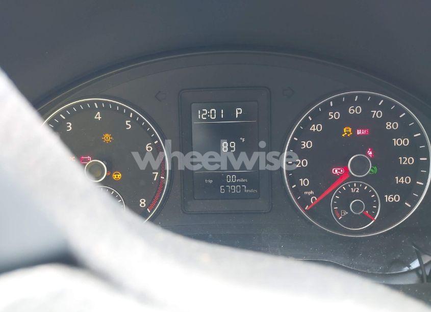 Photo 7 of 2010 Volkswagen Jetta SE (VIN 3VWRX7AJ0AM032753)