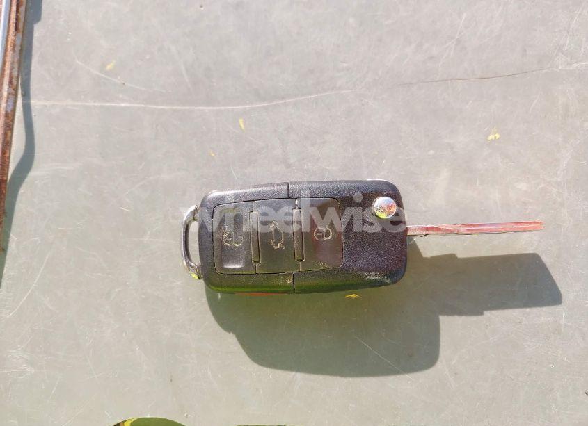 Photo 11 of 2010 Volkswagen Jetta SE (VIN 3VWRX7AJ0AM049276)