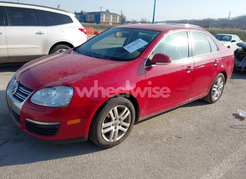 Photo 2 of 2010 Volkswagen Jetta SE (VIN 3VWRX7AJ0AM049276)