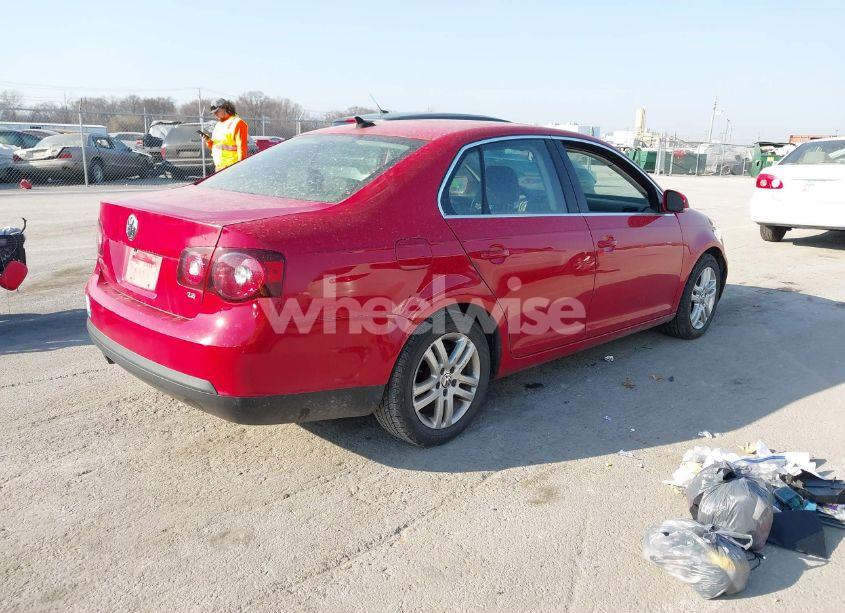 Photo 4 of 2010 Volkswagen Jetta SE (VIN 3VWRX7AJ0AM049276)