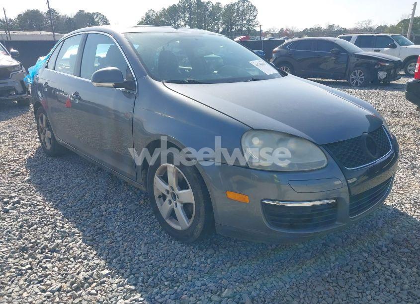 2010 Volkswagen Jetta SE (VIN 3VWRX7AJ0AM055031) main photo