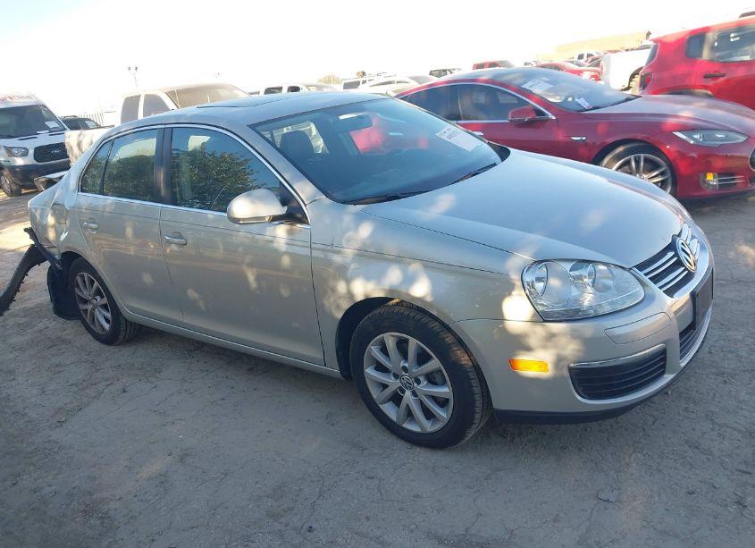 2010 Volkswagen Jetta SE (VIN 3VWRX7AJ1AM067558) main photo