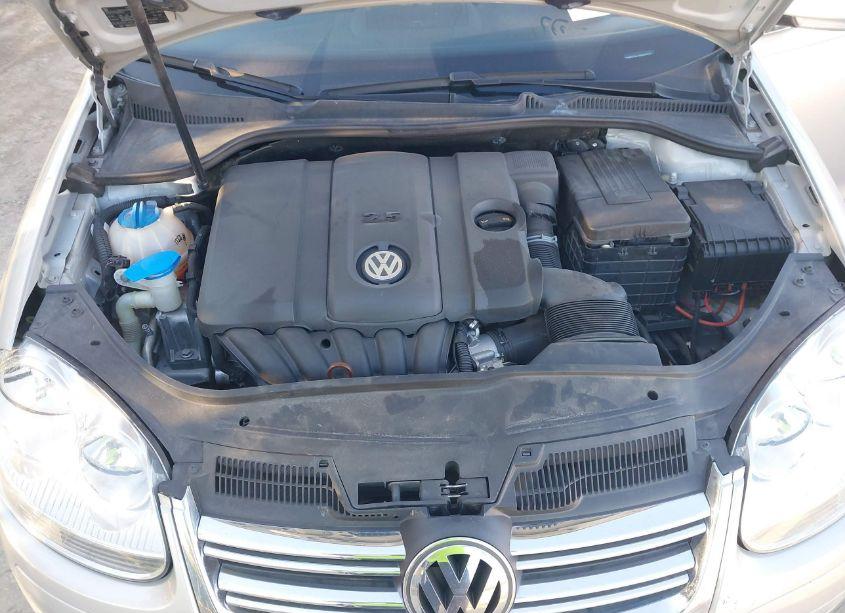 Photo 10 of 2010 Volkswagen Jetta SE (VIN 3VWRX7AJ1AM067558)