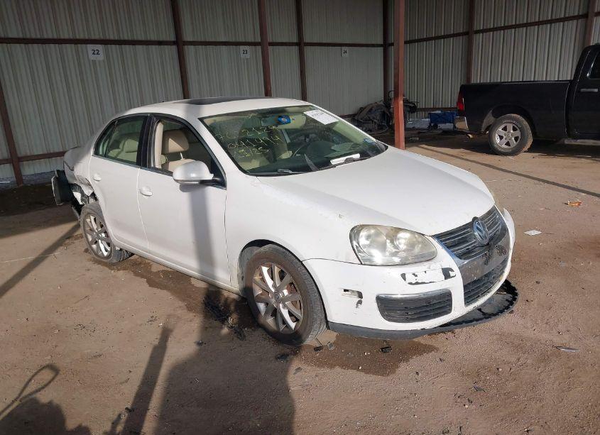 2010 Volkswagen Jetta SE (VIN 3VWRX7AJ3AM041494) main photo