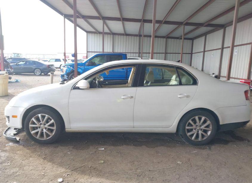 Photo 14 of 2010 Volkswagen Jetta SE (VIN 3VWRX7AJ3AM041494)