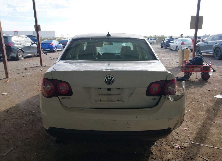 Photo 16 of 2010 Volkswagen Jetta SE (VIN 3VWRX7AJ3AM041494)