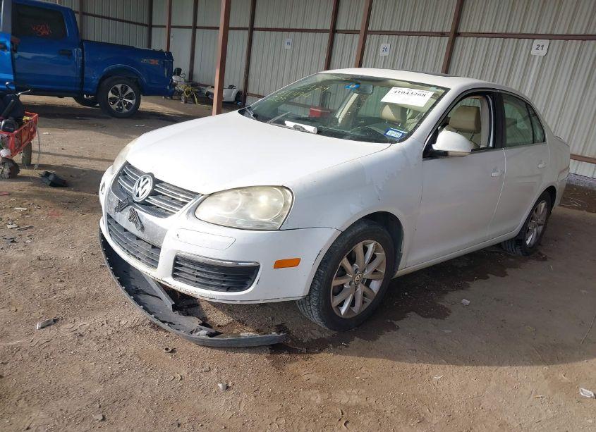 Photo 2 of 2010 Volkswagen Jetta SE (VIN 3VWRX7AJ3AM041494)