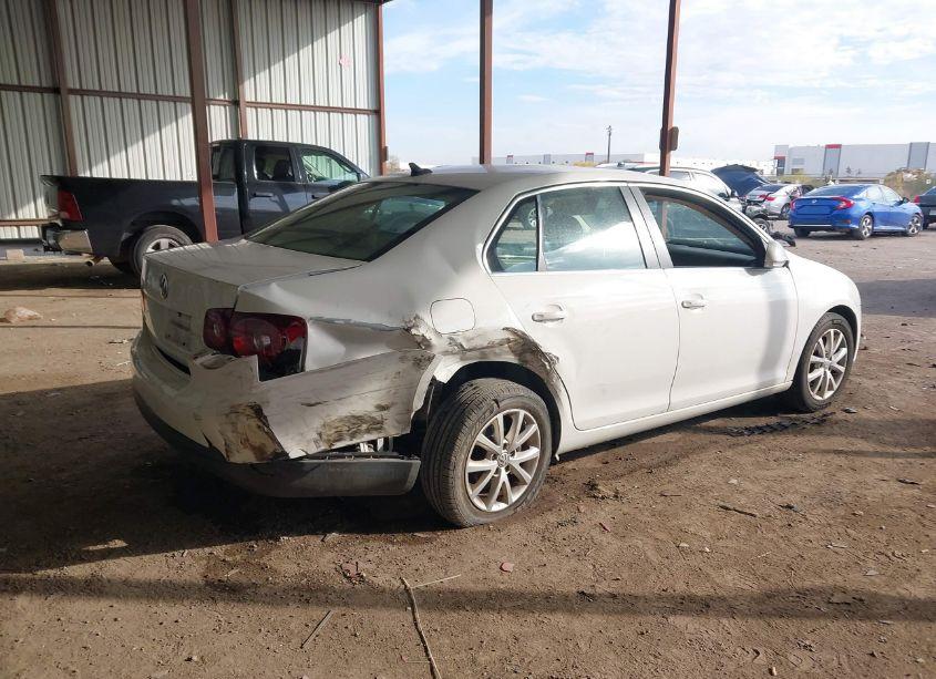 Photo 4 of 2010 Volkswagen Jetta SE (VIN 3VWRX7AJ3AM041494)