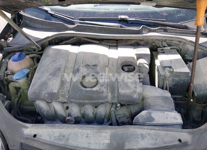 Photo 10 of 2010 Volkswagen Jetta SE (VIN 3VWRX7AJ4AM054934)