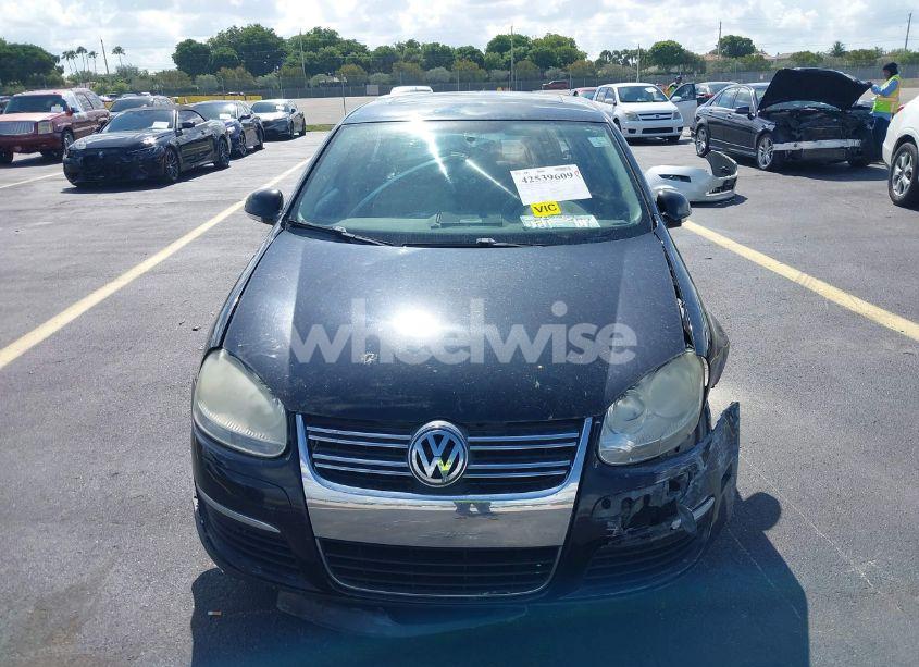 Photo 12 of 2010 Volkswagen Jetta SE (VIN 3VWRX7AJ4AM054934)