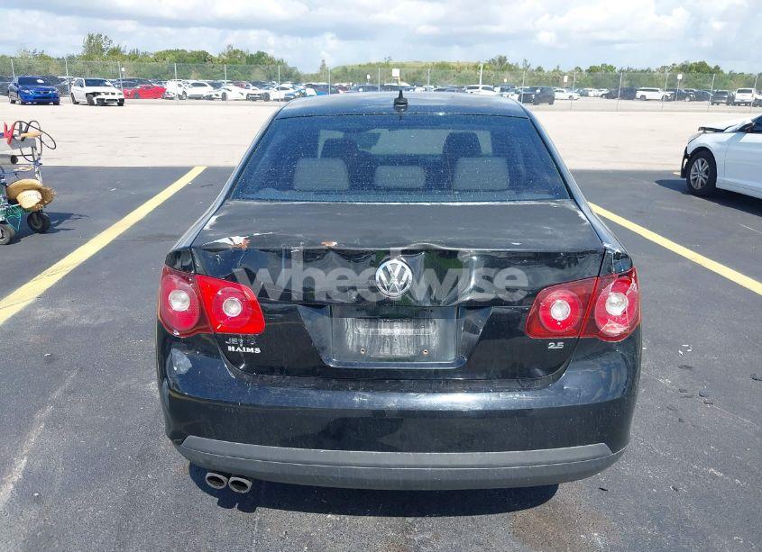 Photo 16 of 2010 Volkswagen Jetta SE (VIN 3VWRX7AJ4AM054934)