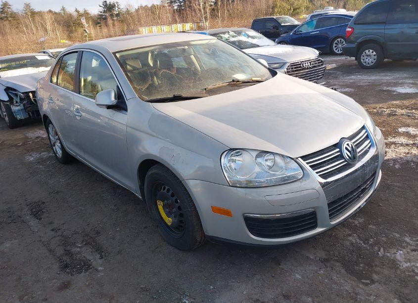 2010 Volkswagen Jetta SE (VIN 3VWRX7AJ4AM067554) main photo