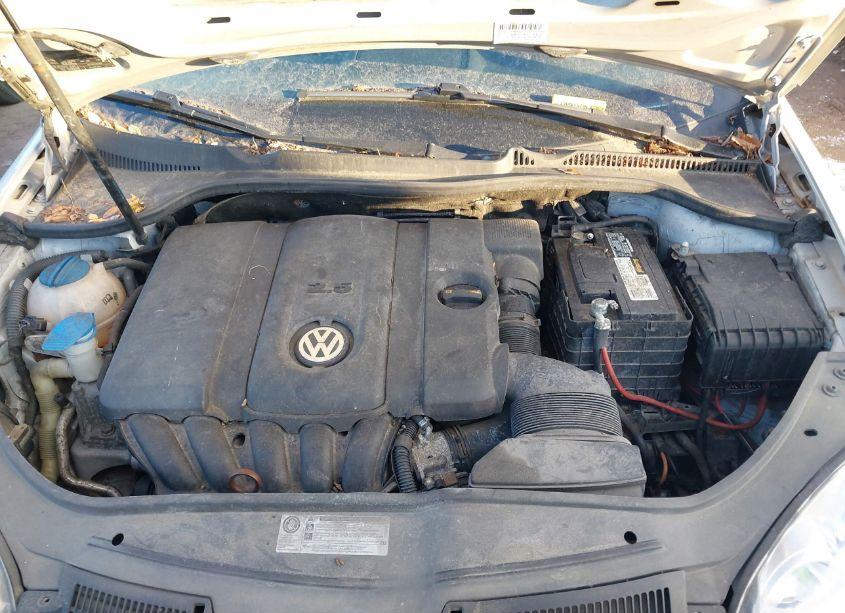 Photo 10 of 2010 Volkswagen Jetta SE (VIN 3VWRX7AJ4AM067554)