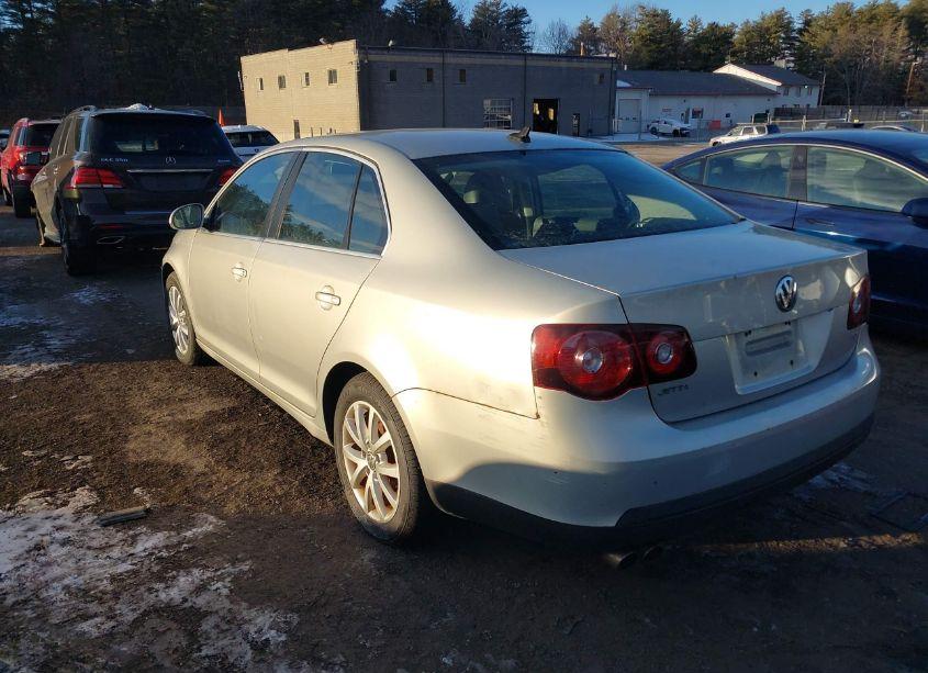 Photo 3 of 2010 Volkswagen Jetta SE (VIN 3VWRX7AJ4AM067554)