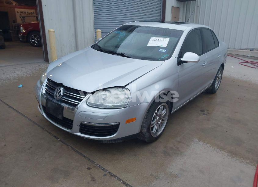 Photo 2 of 2010 Volkswagen Jetta LIMITED EDITION (VIN 3VWRX7AJ4AM129874)