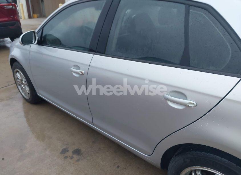 Photo 6 of 2010 Volkswagen Jetta LIMITED EDITION (VIN 3VWRX7AJ4AM129874)