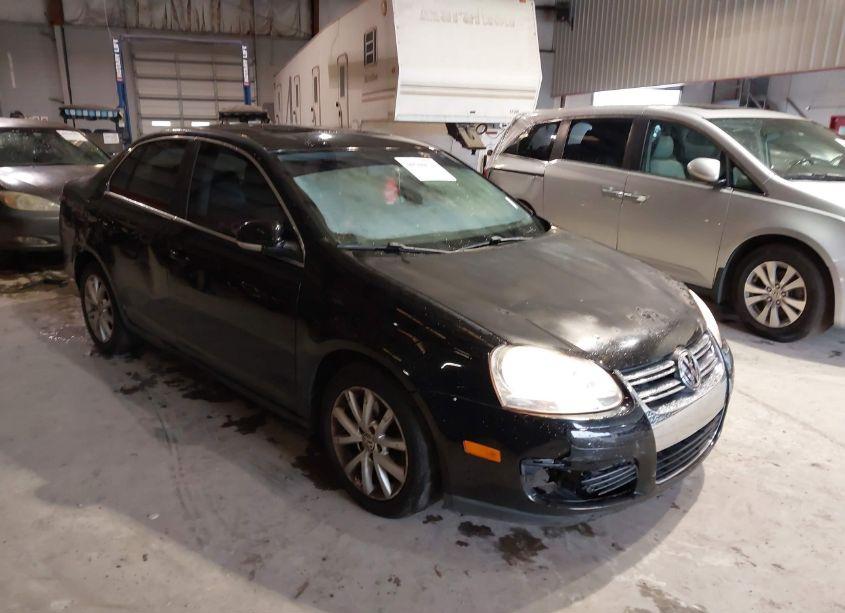 2010 Volkswagen Jetta SE (VIN 3VWRX7AJ5AM042551) main photo