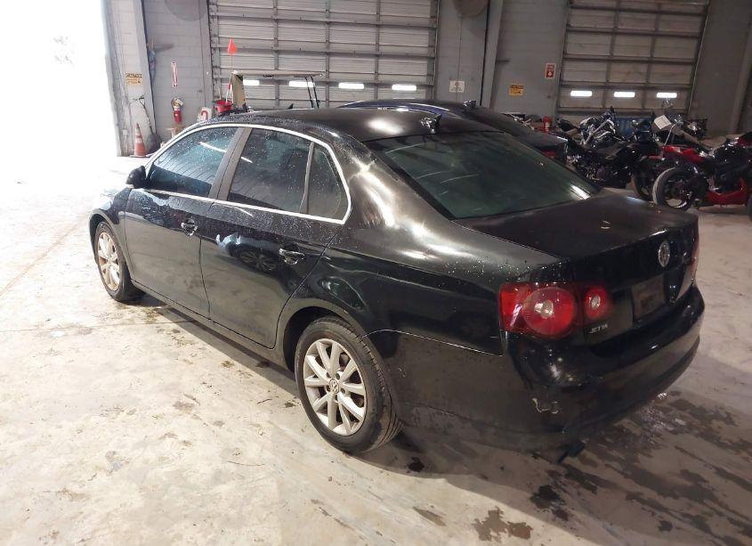 Photo 3 of 2010 Volkswagen Jetta SE (VIN 3VWRX7AJ5AM042551)