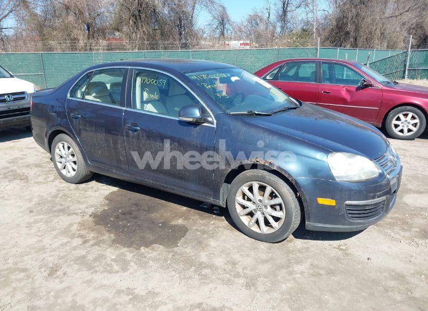 2010 Volkswagen Jetta SE (VIN 3VWRX7AJ7AM053602) main photo