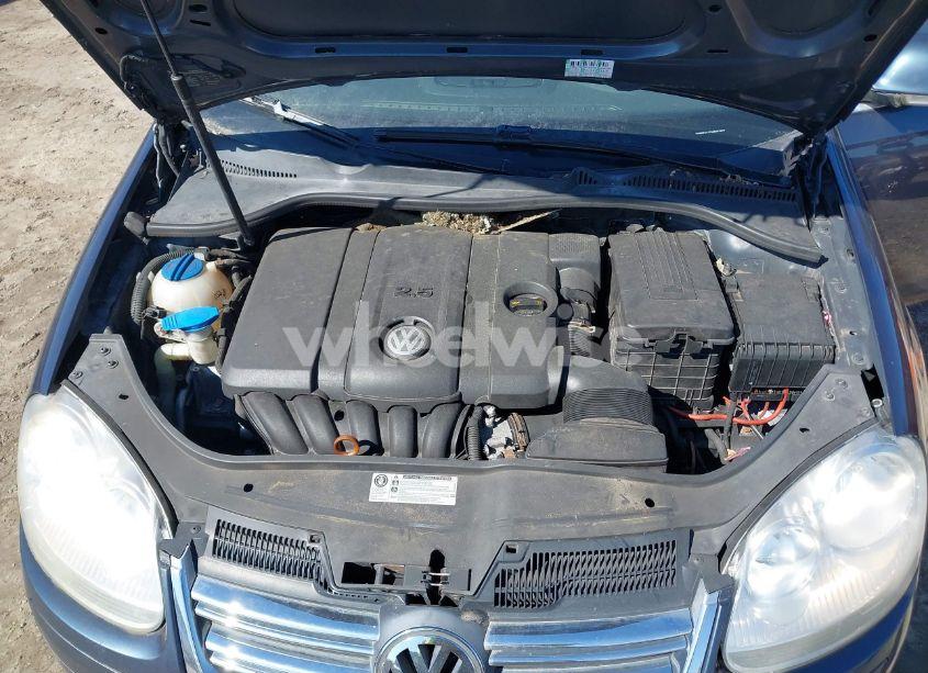 Photo 10 of 2010 Volkswagen Jetta SE (VIN 3VWRX7AJ7AM053602)