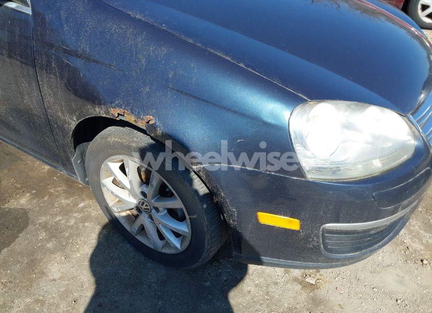 Photo 6 of 2010 Volkswagen Jetta SE (VIN 3VWRX7AJ7AM053602)