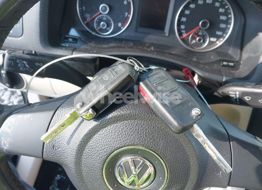 Photo 11 of 2010 Volkswagen Jetta SE (VIN 3VWRX7AJ8AM035447)