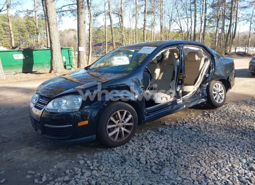 Photo 2 of 2010 Volkswagen Jetta SE (VIN 3VWRX7AJ8AM035447)