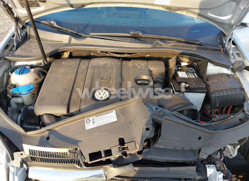 Photo 10 of 2010 Volkswagen Jetta SE (VIN 3VWRX7AJ8AM051566)