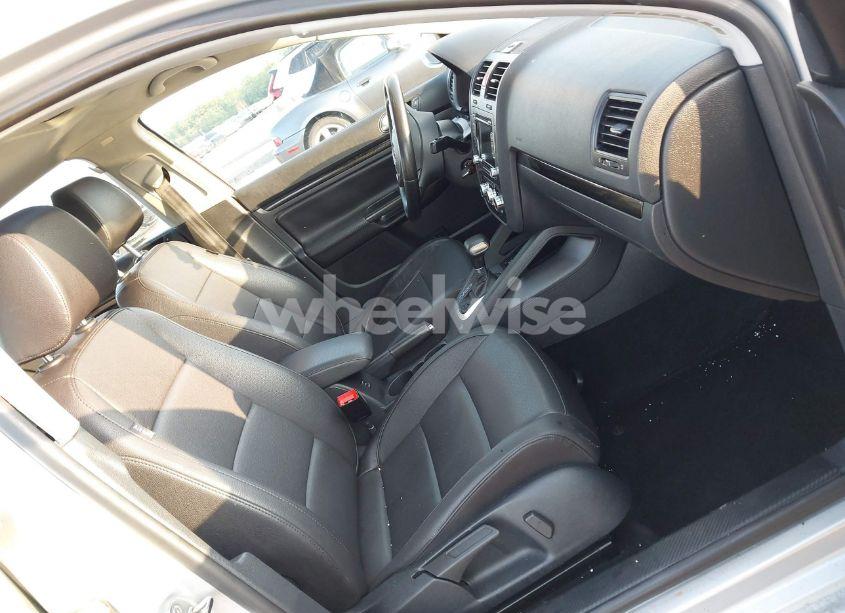 Photo 5 of 2010 Volkswagen Jetta SE (VIN 3VWRX7AJ8AM051566)