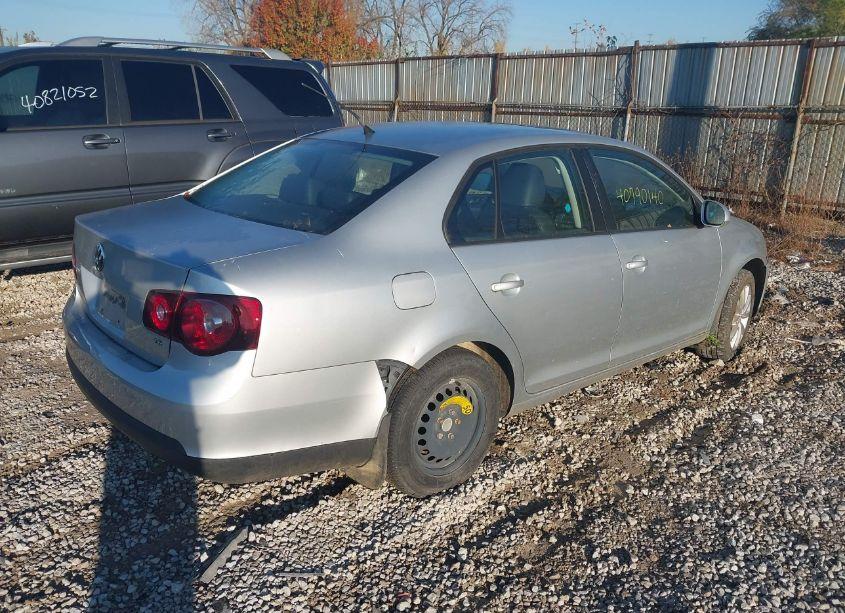 Photo 4 of 2010 Volkswagen Jetta LIMITED EDITION (VIN 3VWRX7AJ8AM164529)