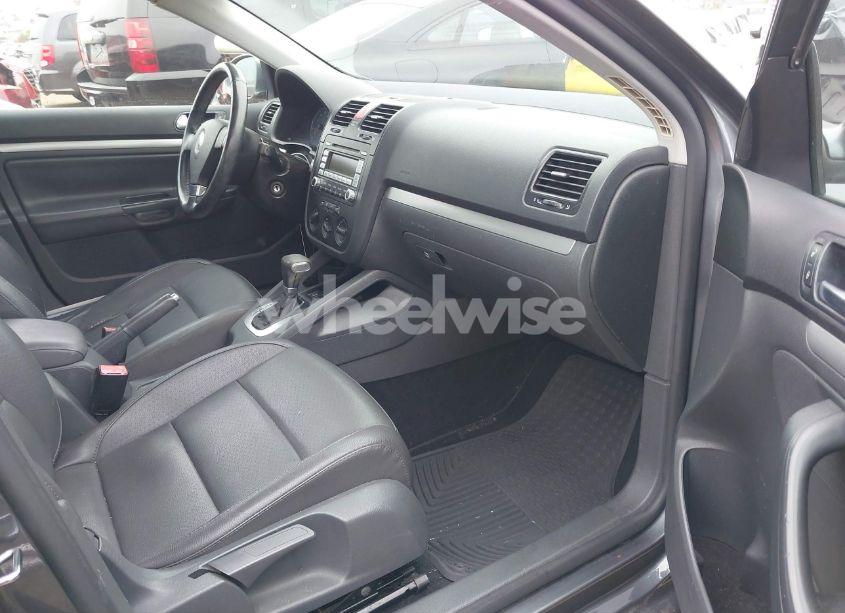 Photo 5 of 2008 Volkswagen Jetta SE (VIN 3VWRZ71K18M124581)