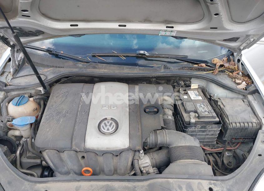Photo 10 of 2009 Volkswagen Jetta SE (VIN 3VWRZ71K39M090645)