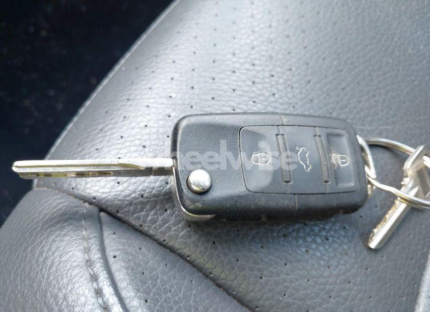 Photo 11 of 2009 Volkswagen Jetta SE (VIN 3VWRZ71K39M090645)