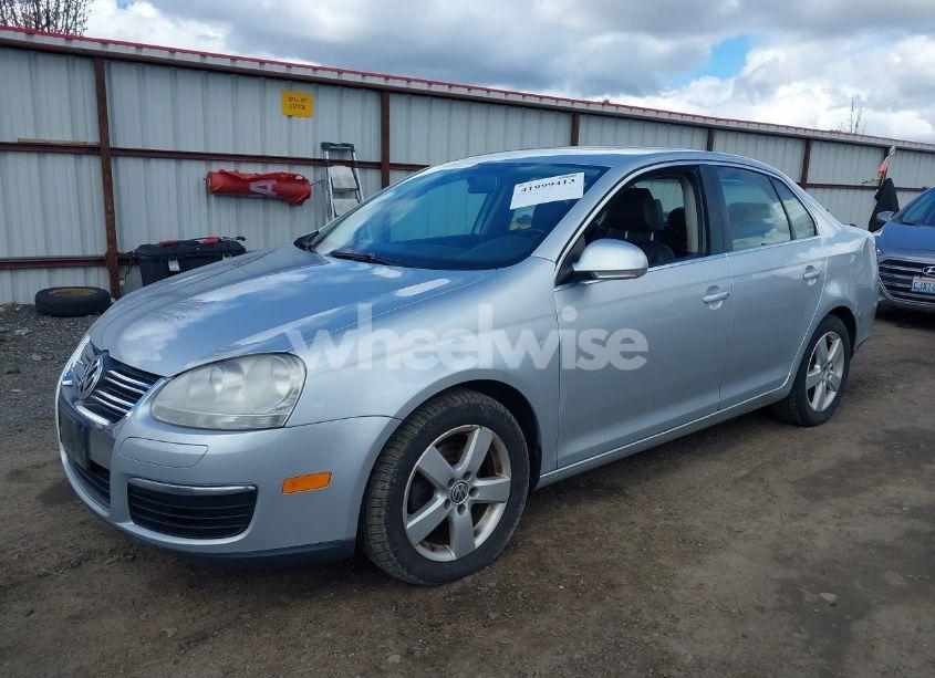 Photo 2 of 2009 Volkswagen Jetta SE (VIN 3VWRZ71K39M090645)