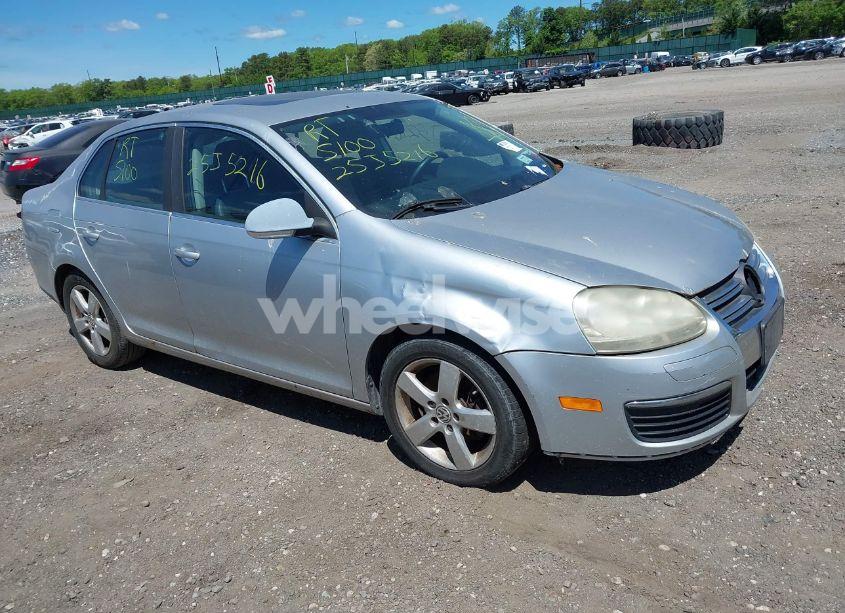 2008 Volkswagen Jetta SE/SEL (VIN 3VWRZ71K58M044121) main photo