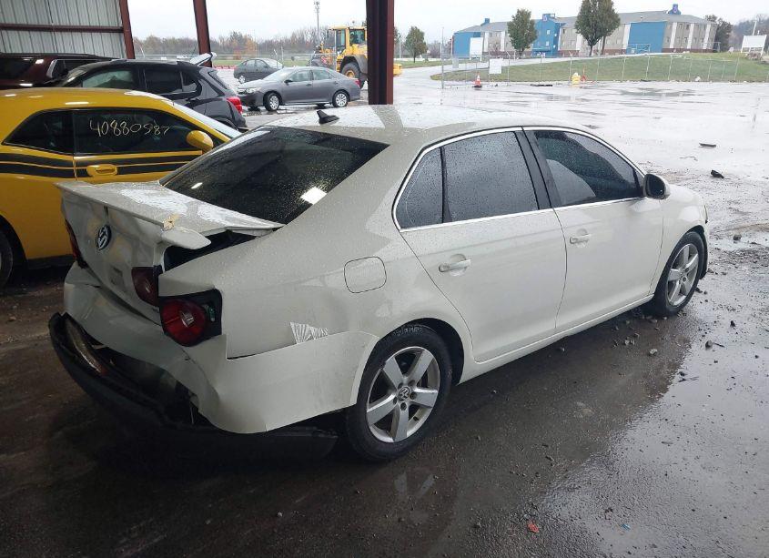 Photo 4 of 2008 Volkswagen Jetta SE/SEL (VIN 3VWRZ71K58M061999)