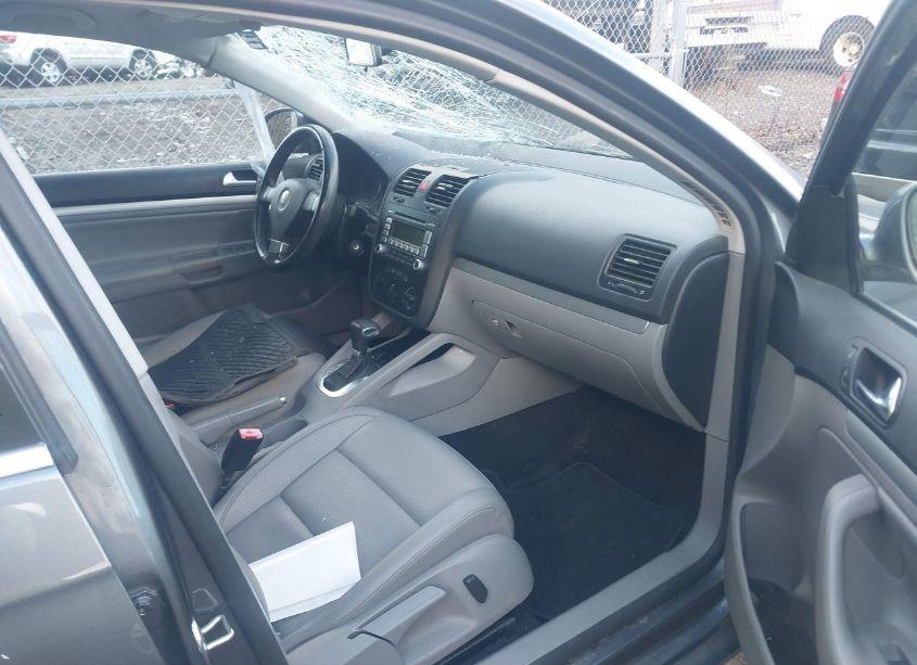 Photo 5 of 2009 Volkswagen Jetta SE (VIN 3VWRZ71K59M094972)