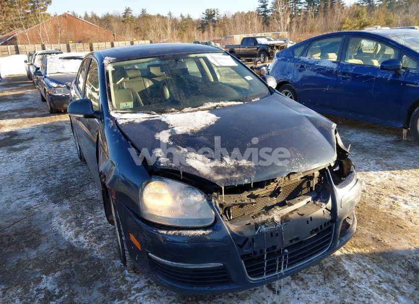 2008 Volkswagen Jetta SE/SEL (VIN 3VWRZ71K68M015100) main photo